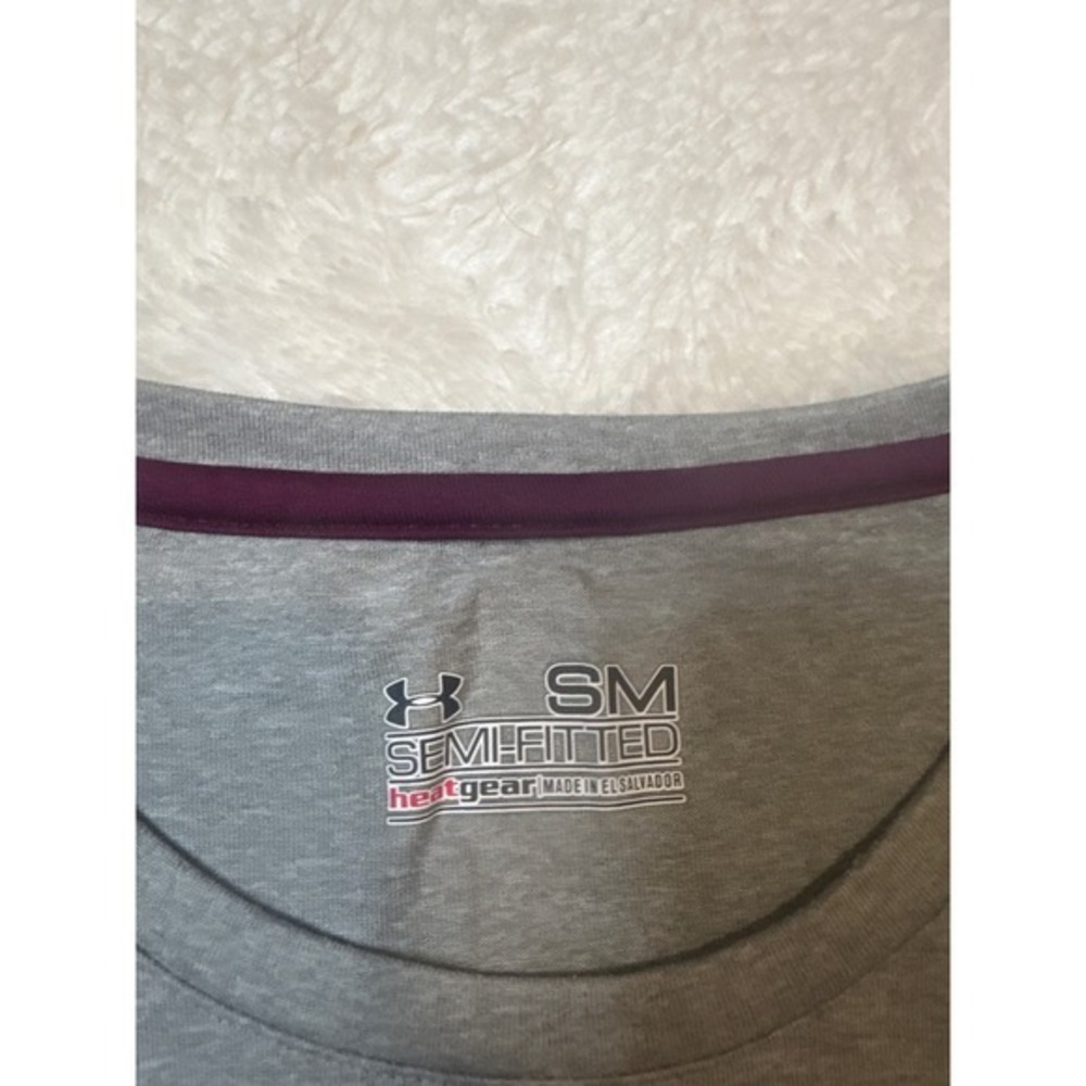 Under Armour T-Shirt Womens Small Grey Excellent HeatGear Run Graphic Tee - Picture 2 of 3